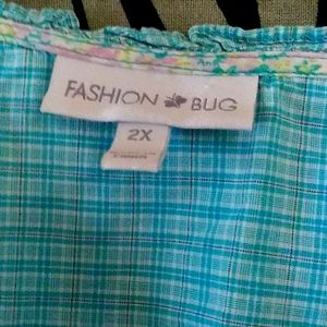 Size 2x Floral pink blue and white top.